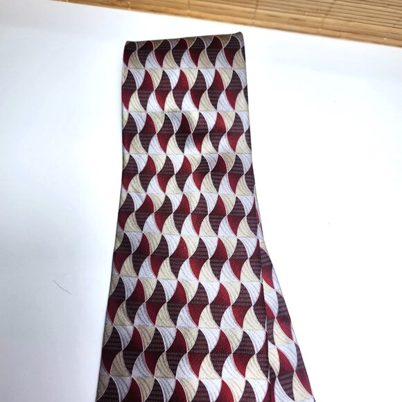 Pierre Cardin Men's Silk Necktie Red & Grey Geometric Pattern - Picture 3 of 5